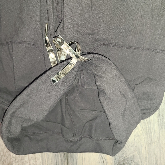 ❌❌donated — Lululemon still pants - Picture 2 of 4